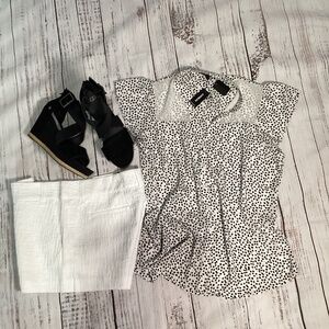 409. Express Black & White Cap Sleeve Blouse NWT Size Large